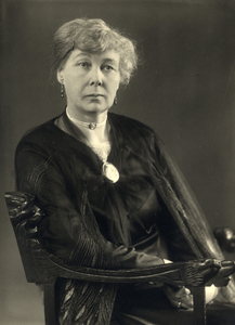 104152 Portret van Ina Boudier-Bakker, geboren 1875, romanschrijfster te Utrecht, echtgenote van H.A.J. Boudier, ...